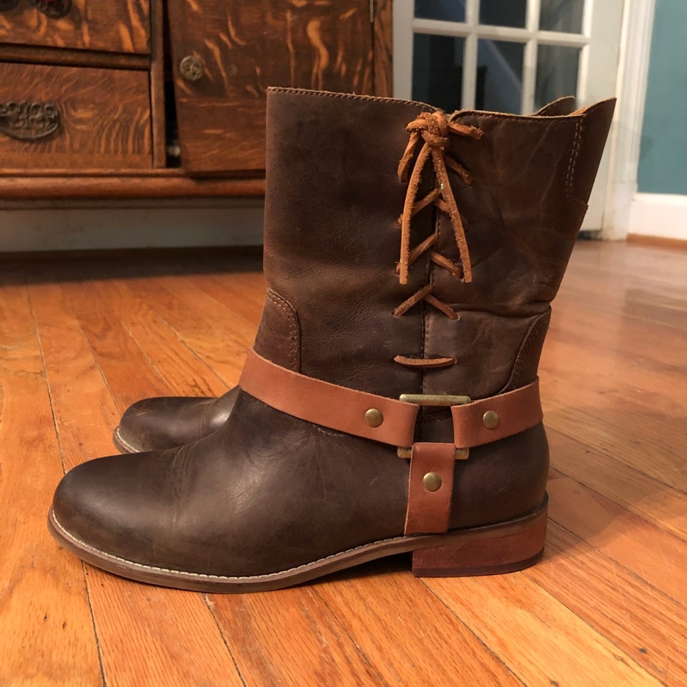 Latigo boots